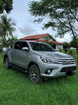 TOYOTA HILUX 2.8 SRX 4X4 CD 16V DIESEL 4P AUTOMÁTICO